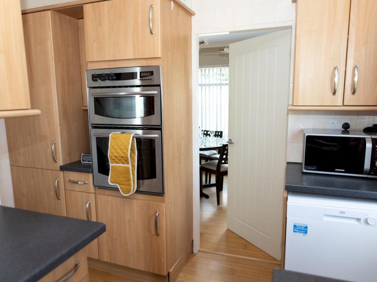 Pass The Keys Amazing 4 Bedroom Property- Hot Tub & Sea Views Scarborough Buitenkant foto